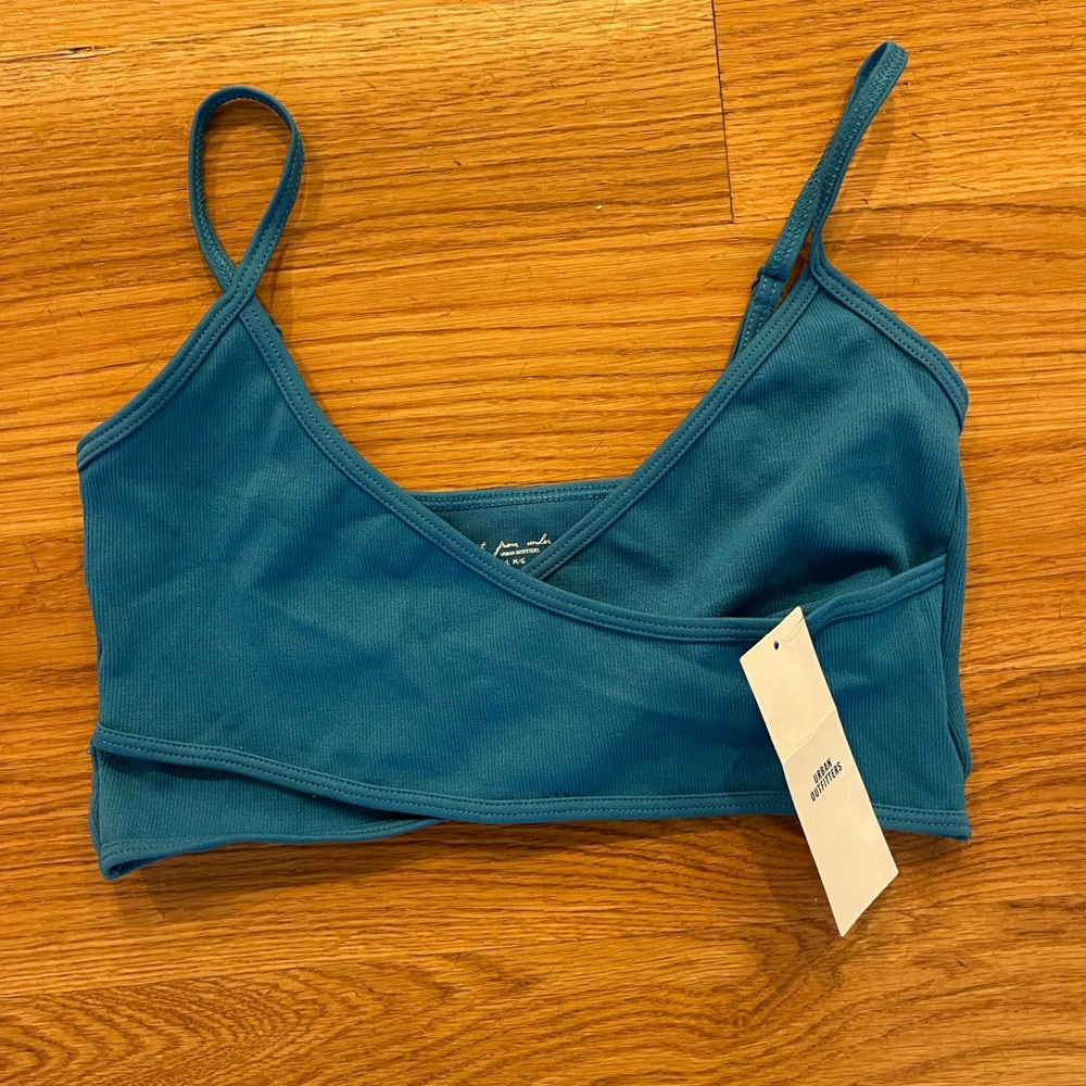 NWT UO seamless criss cross tank